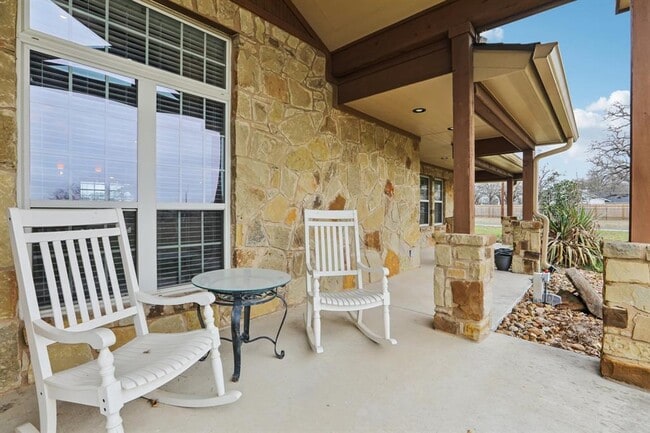 Building Photo - 6211 Acacia Dr