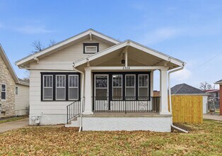 Building Photo - 6928 Ballard Ave
