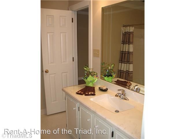 Building Photo - 3 br, 3 bath House - 7 Ramsgate Court