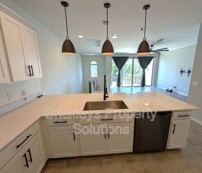 Building Photo - 4021 E Pony Ln