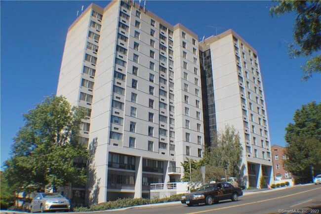 Primary Photo - 60 Strawberry Hill Ave