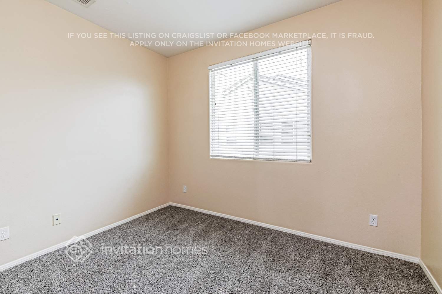 Building Photo - 44824 Lotus Ct