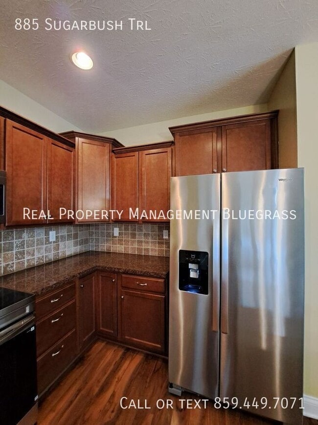 Building Photo - 885 Sugarbush Trail