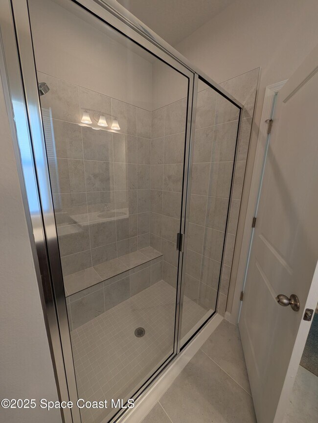 Building Photo - 2504 Landing Dr