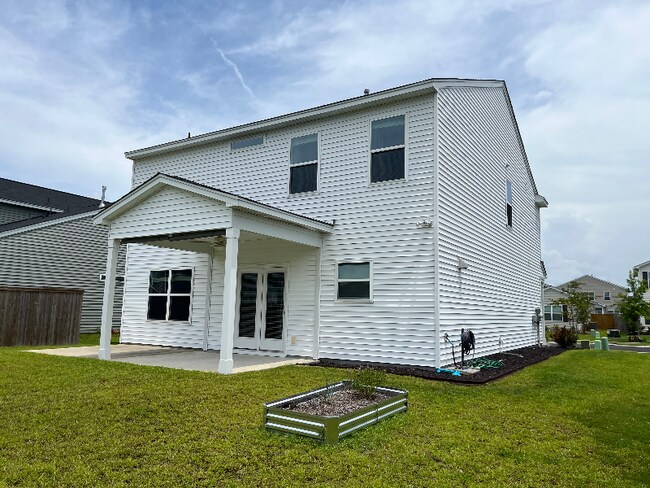 Building Photo - 125 Percheron Dr