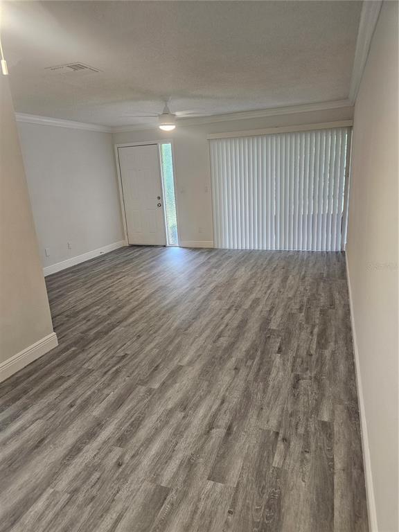 Building Photo - 1107 Queen Anne Dr