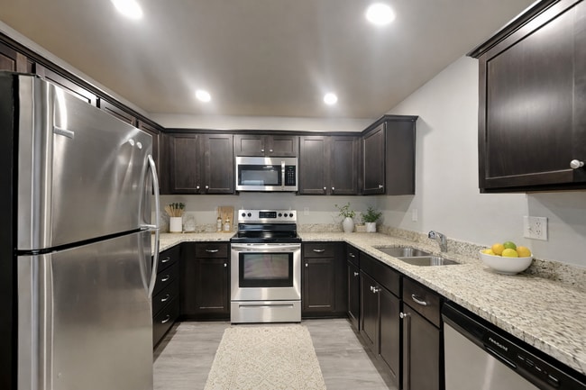 Building Photo - Charming 3-Bed, 2-Bath Home in Blue Springs