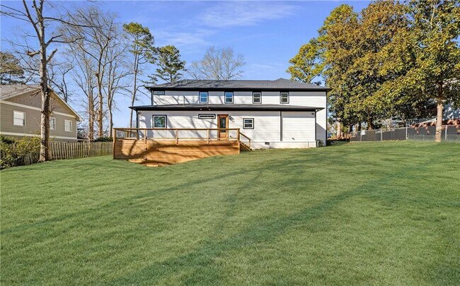 Building Photo - 537 Stillwood Dr