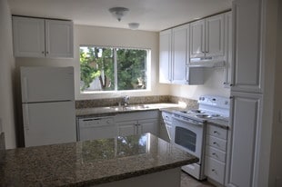 Building Photo - Mira Monte Apartments