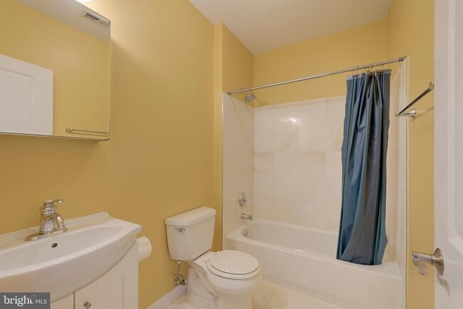 Building Photo - 1352 Longfellow St NW