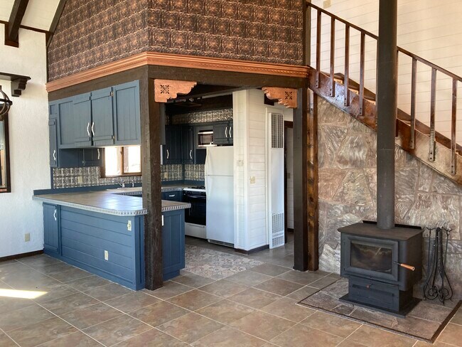 Building Photo - 72 El Llano Rd
