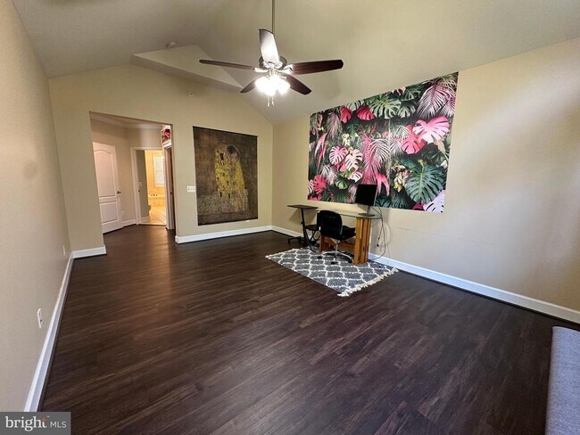 Building Photo - 13846 Greendale Dr