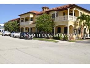 Building Photo - Fantastic 2nd Floor Luxury Condo