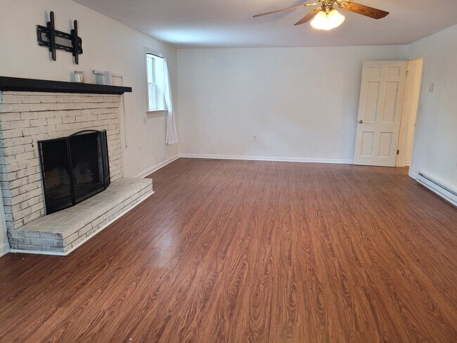 Building Photo - 17727 Silcott Springs Rd