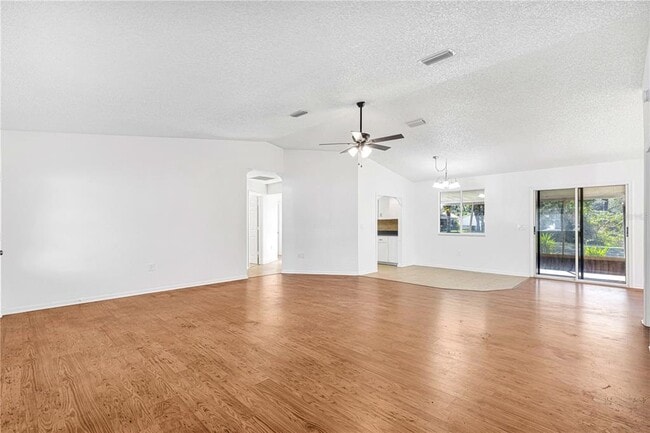 Building Photo - 10962 SW 81st Ave