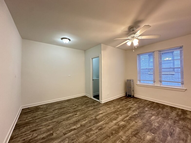 Building Photo - 5710 N Winthrop Ave