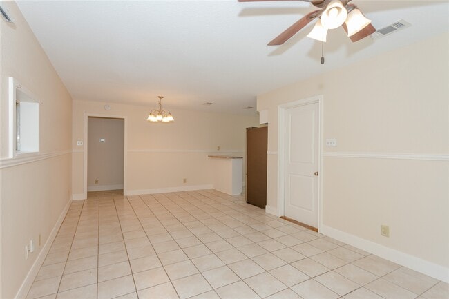 Building Photo - 9714 Cedardale Dr