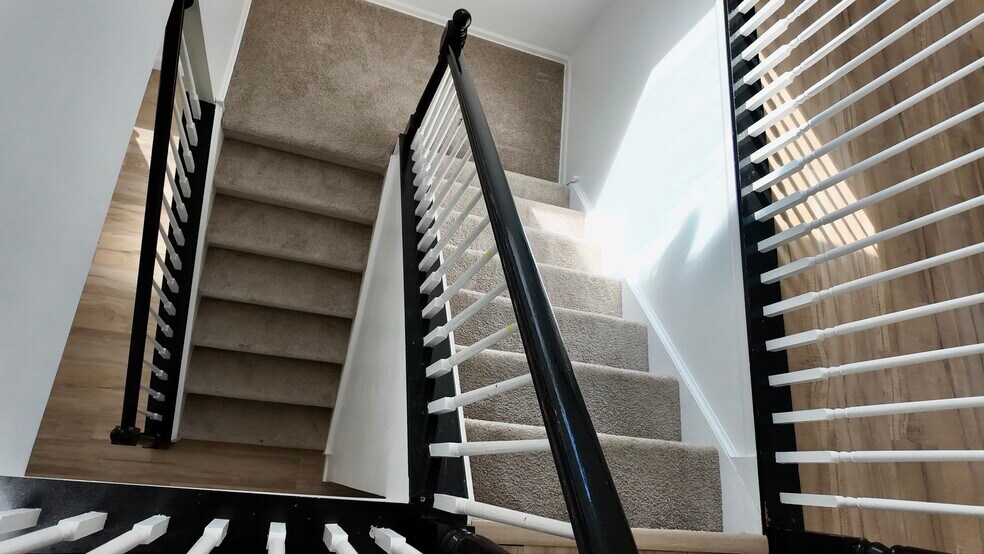 Building Photo - 68 Kempton Dr