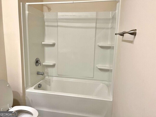 Building Photo - 107 Rapps Ave