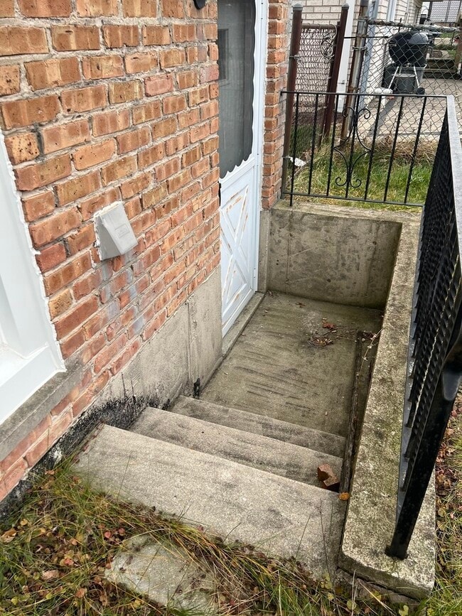 Building Photo - 8440 163rd St