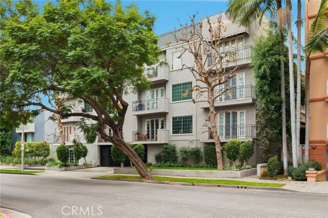 Building Photo - 2219 S Bentley Ave