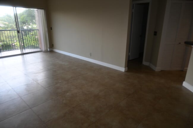 Building Photo - 8721 Wiles Rd