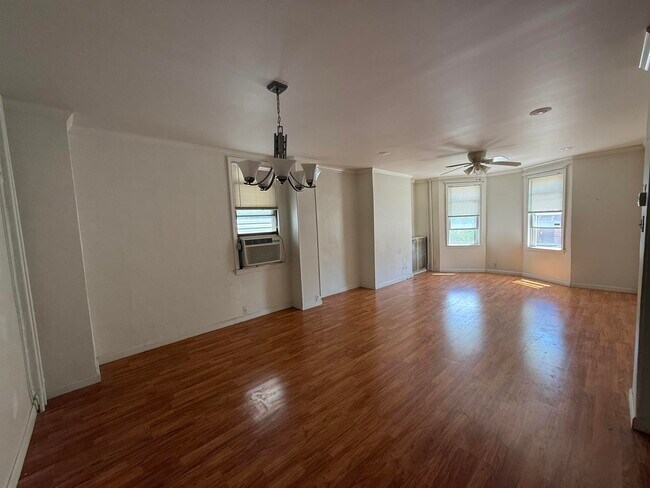 Building Photo - 381 Liberty Ave