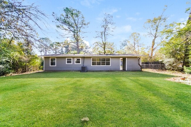 Building Photo - 522 Beaverbrook Dr
