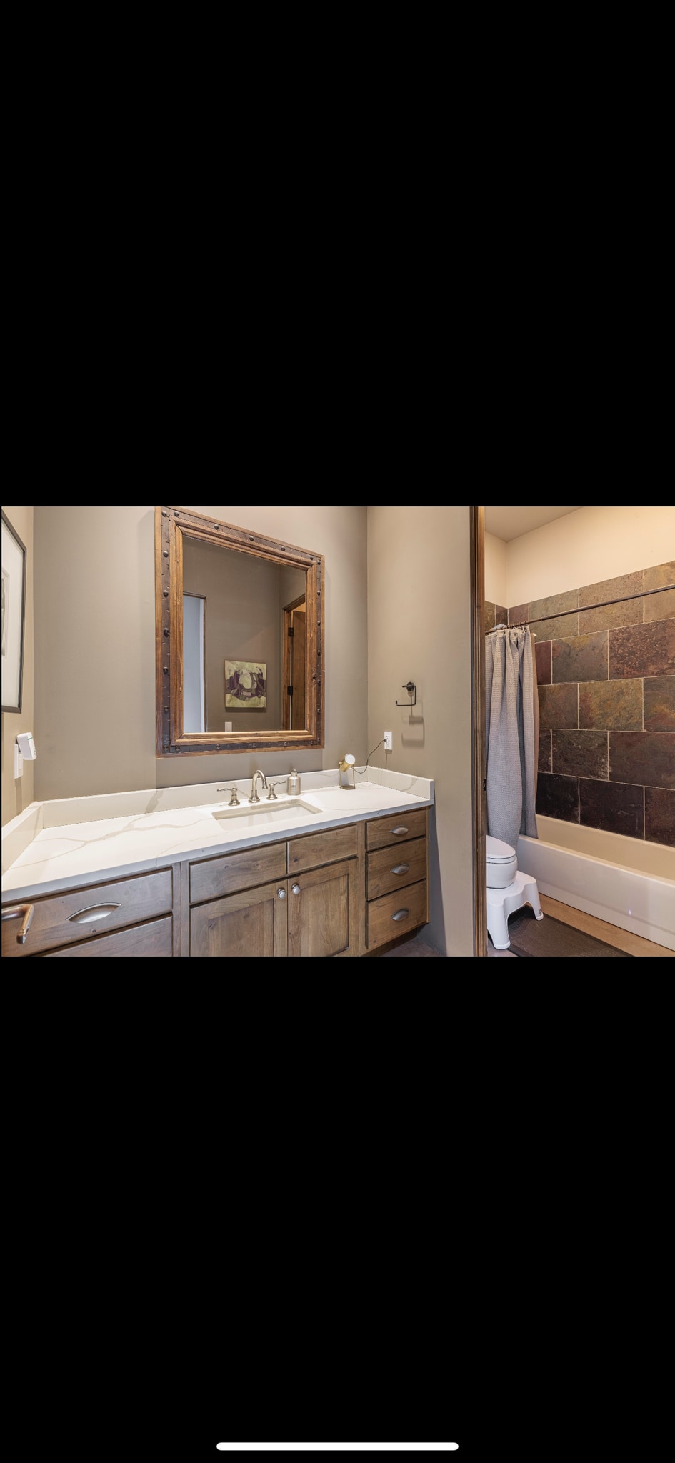 Building Photo - 384 W Brittlebush Way