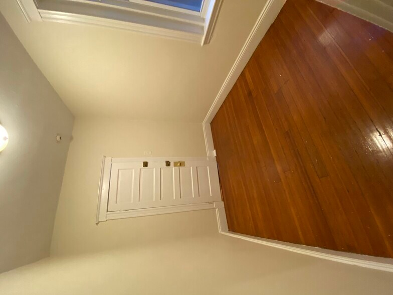 Building Photo - 1788 Beacon St