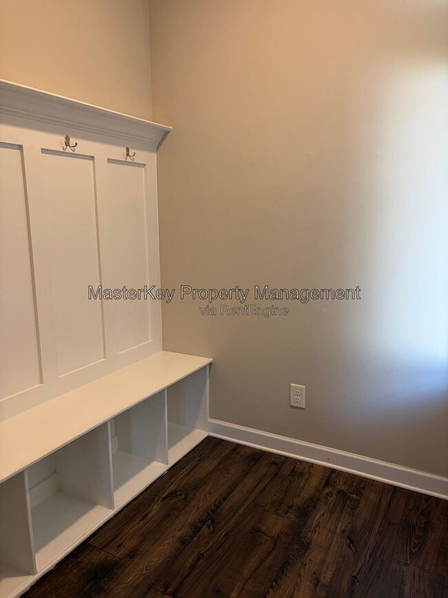 Building Photo - 727 Carraway Garden Dr