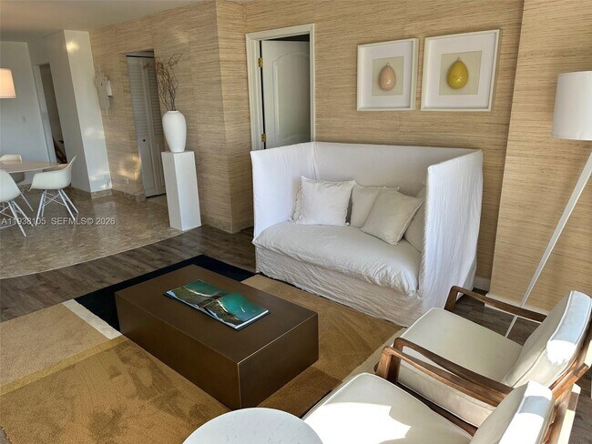 Building Photo - 6039 Collins Ave