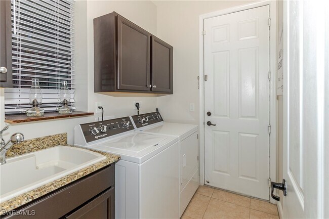 Building Photo - 5104 Salerno St