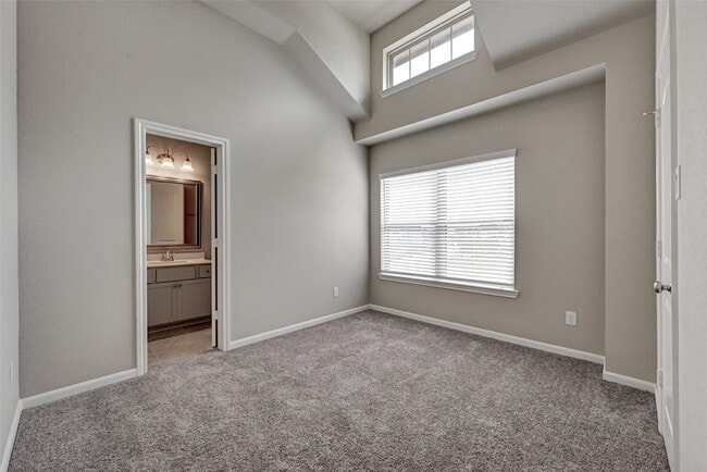 Building Photo - 5039 Pr Ter Ln
