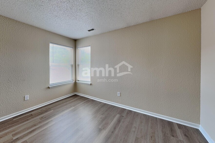 Building Photo - 4422 Autumn Crest Ct