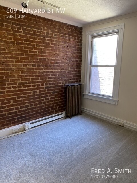 Building Photo - 5 Bedroom Townhouse Next To Howard Univers...