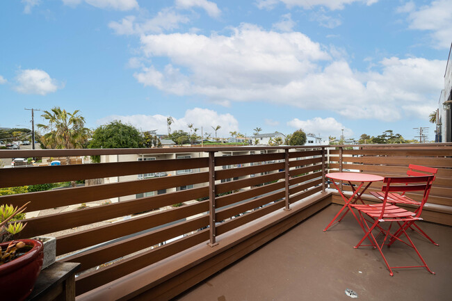 Third floor west deck - 1202 N Coast Highway 101