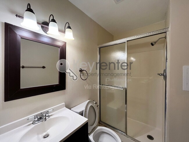 Building Photo - 1461 Palisades Rd