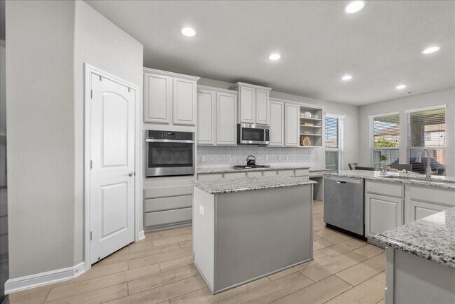 Building Photo - 2417 Lake Mist Dr