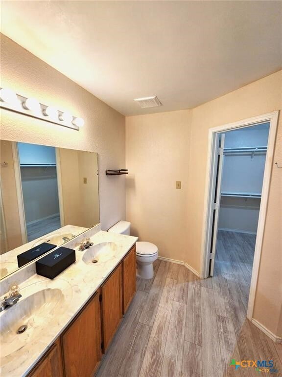 Building Photo - 2313 Bernice Cir