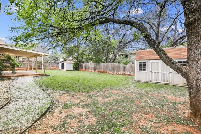 Building Photo - 3800 Palomar Ln