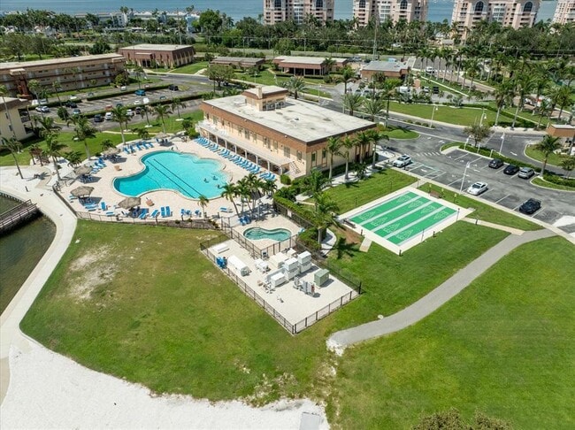 Building Photo - 5200 Brittany Dr S