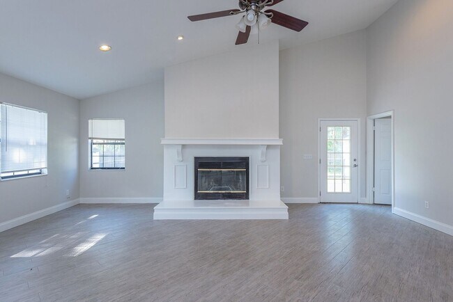 Building Photo - Charming Bungalow in Prime South Tampa – Plant High School District!