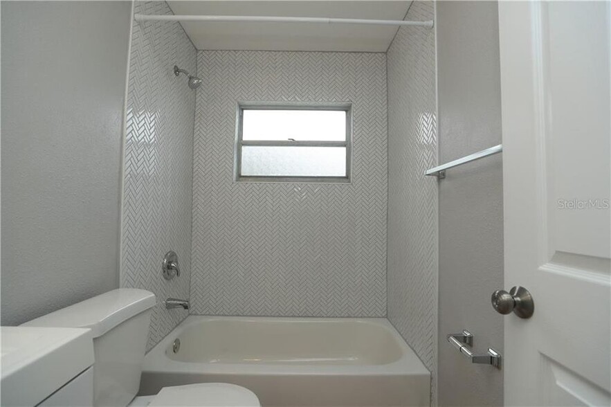 Building Photo - 1643 W Orangecrest Ave