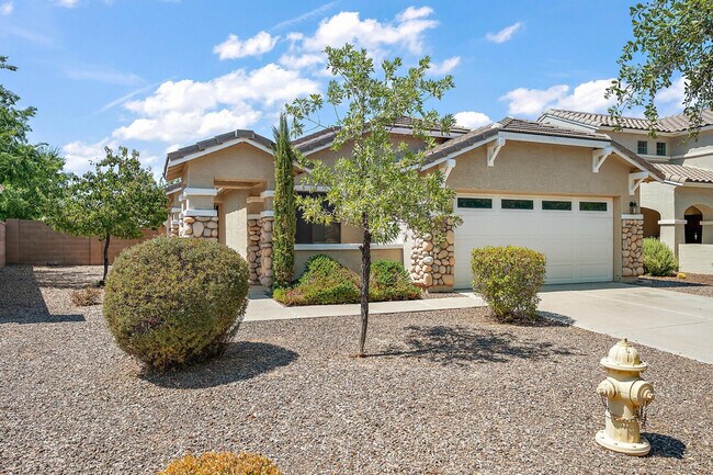 Building Photo - 2949 E Crescent Way