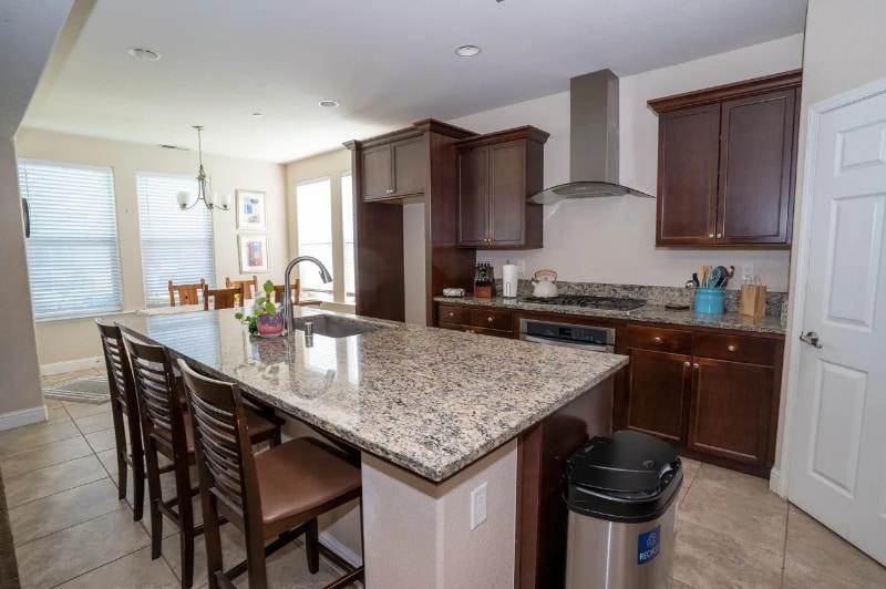 Primary Photo - 7269 W Robinwood Ln