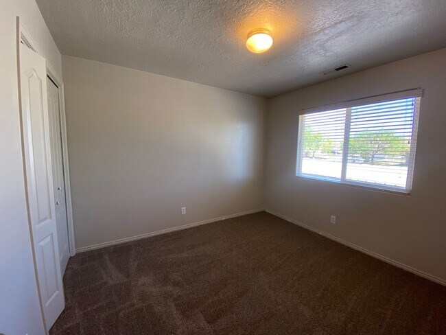 Building Photo - 473 E 1100 S