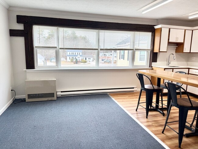 Building Photo - Well maintained inside and out