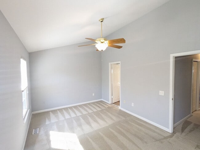 Building Photo - END UNIT townhouse in Ballenger Creek neig...