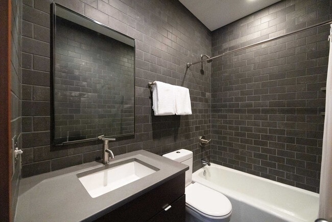 Building Photo - 11988 Cabana Shores Dr